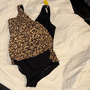 Leaf Pattern One-Shoulder Swimsuit